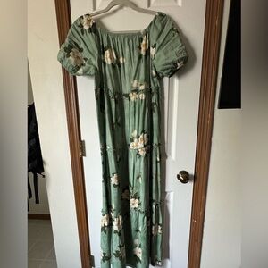 Green Off-the-Shoulder Puff Sleeve Maxi Dress